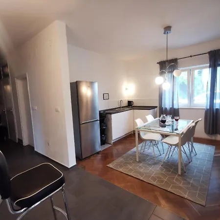 Stella Danica Apartment *